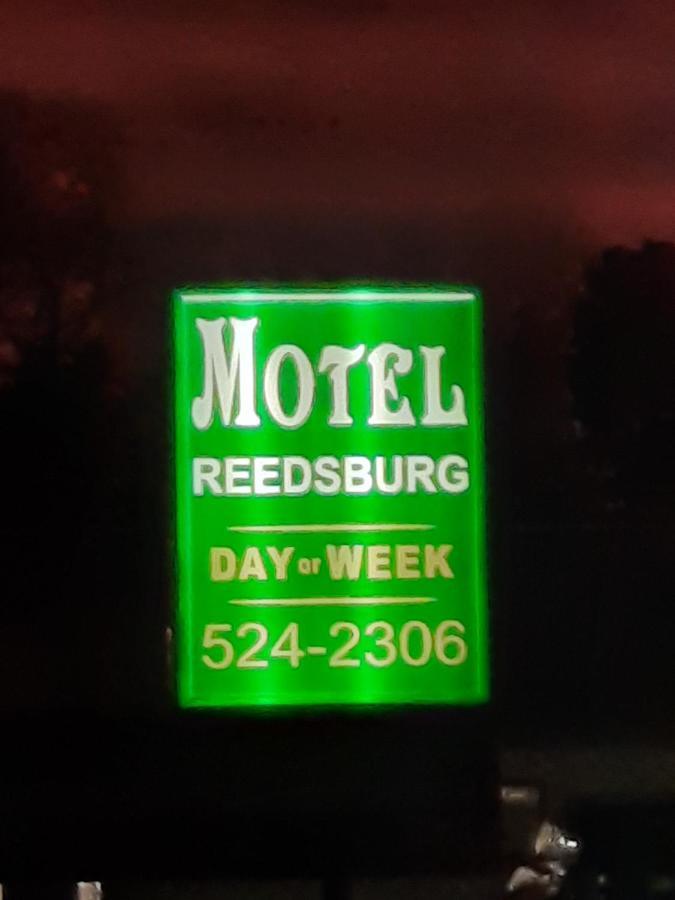 Motel Reedsburg Екстериор снимка